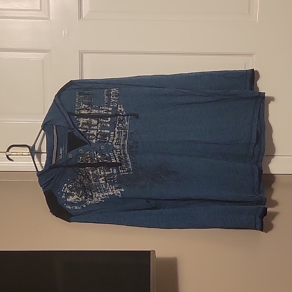 Men's hooded tshirt